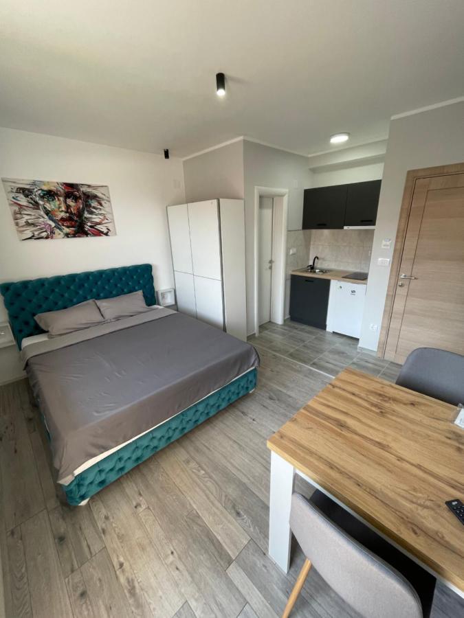 Apartmani Borova 2 Веліко-Ґрадіште Екстер'єр фото